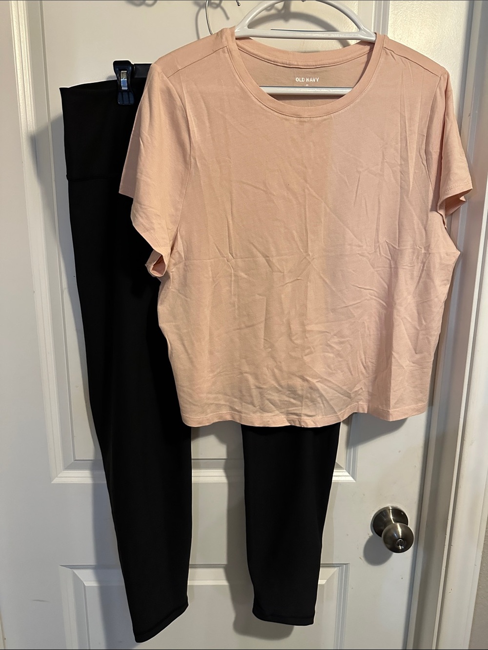 Old Navy Light Pink Crew Tee with Black Leggings